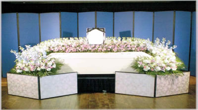 公営式場花飾り祭壇（イメージ）
